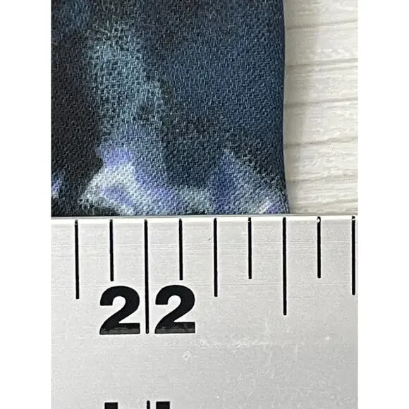 Simply Vera Vera Wang Shirt Womens XL Blue Black Abstract Floral Blouse Top‎ - Picture 4 of 8